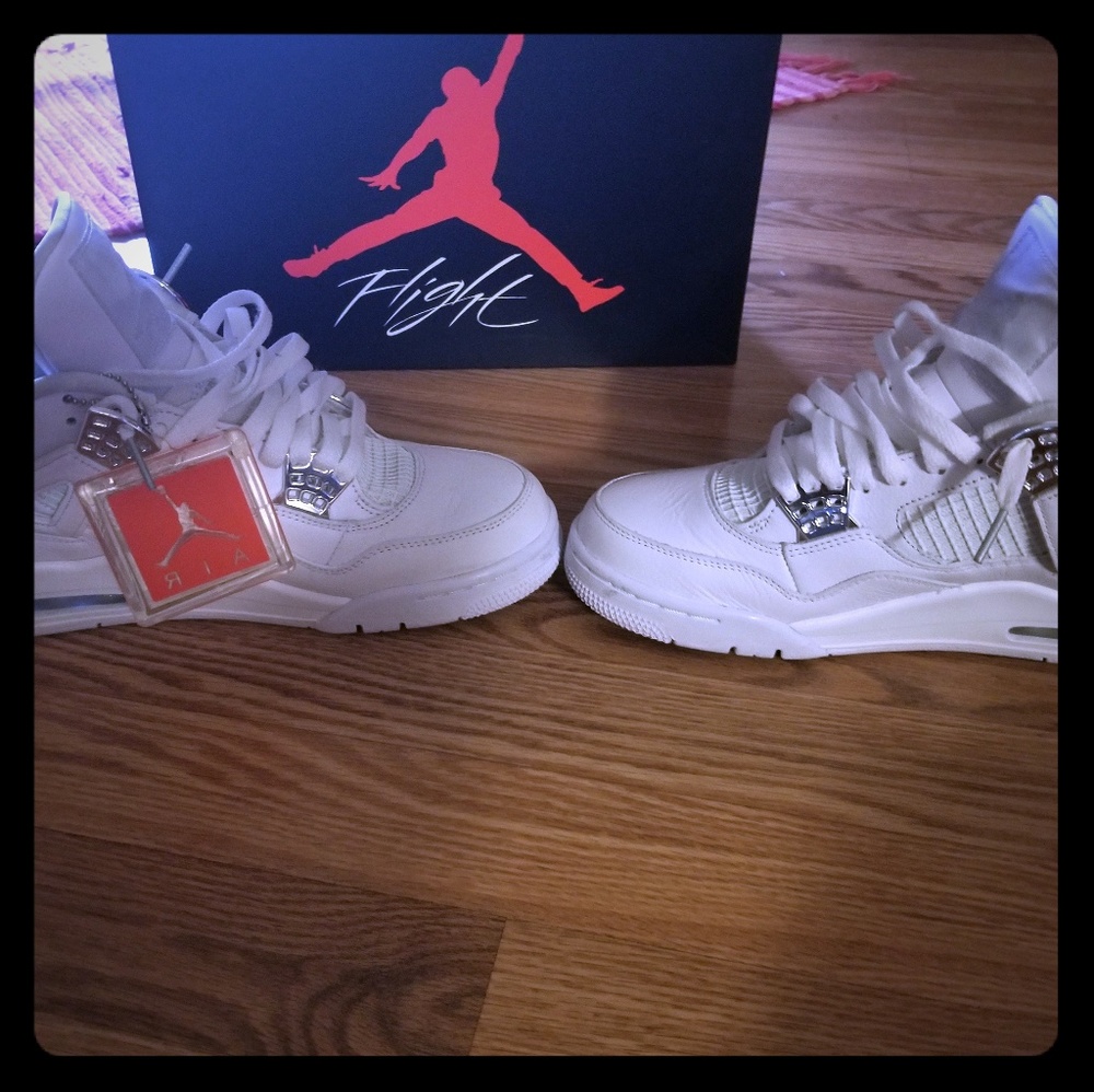 Jordan retro 4 mens size 9